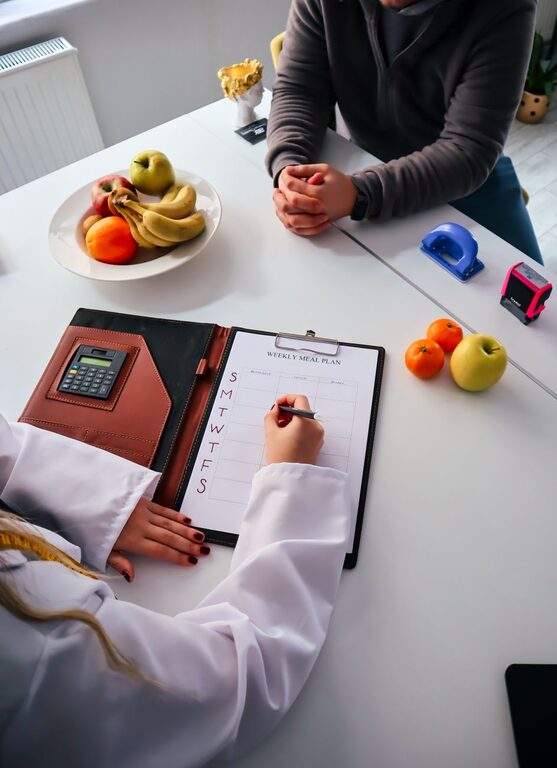 How to Create a Simple Weekly Meal Plan for a Stress-Free Week